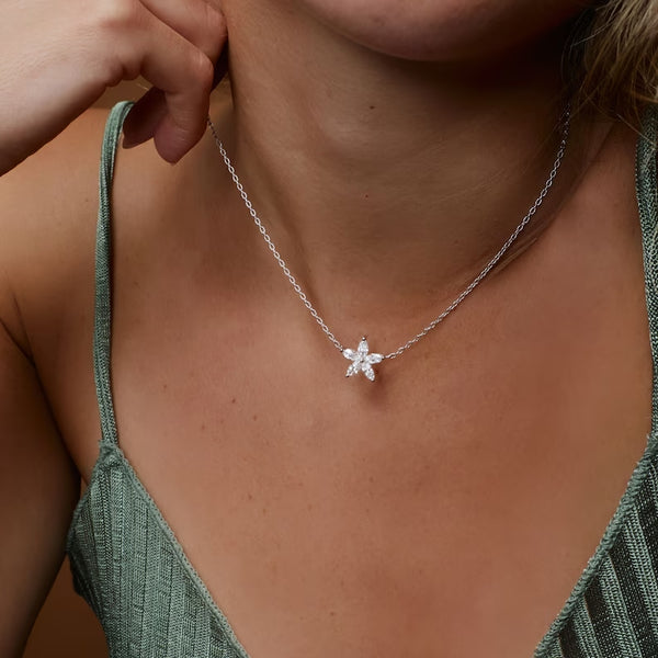 Solitaire Flower Necklace
