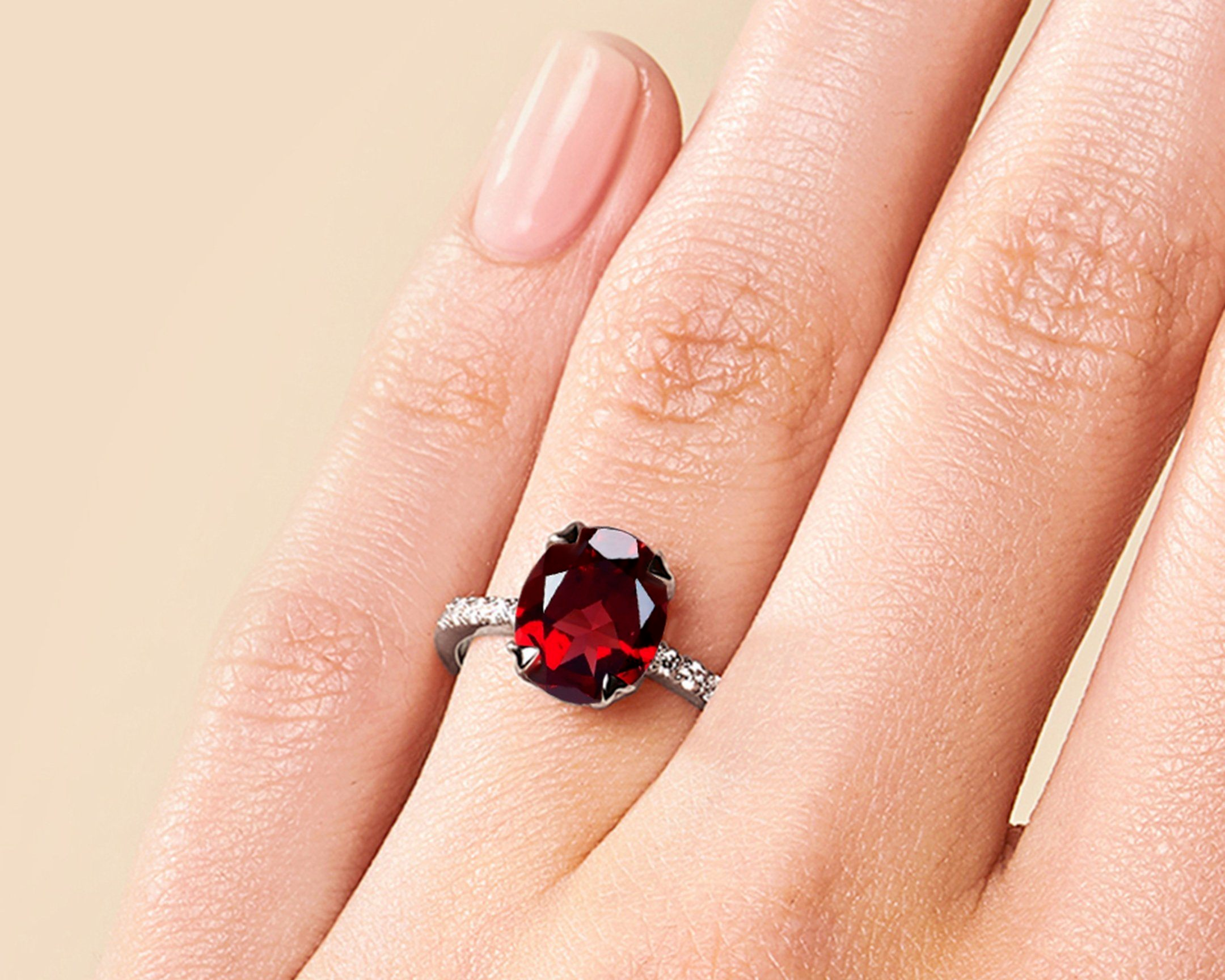 MAGIC GARNET RING - Grace