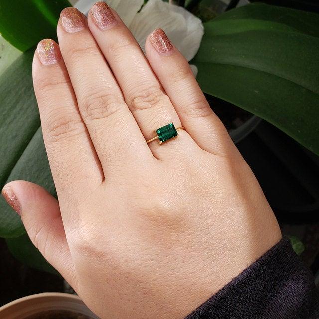 MINIMALIST EMERALD RING - Grace