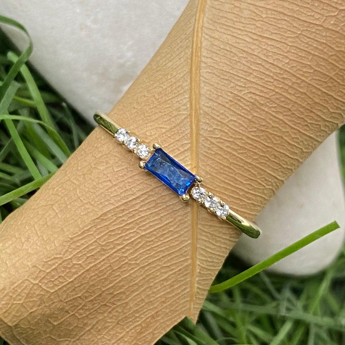 MINIMALIST RECTANGLE BLUE SAPPHIRE RING - Grace