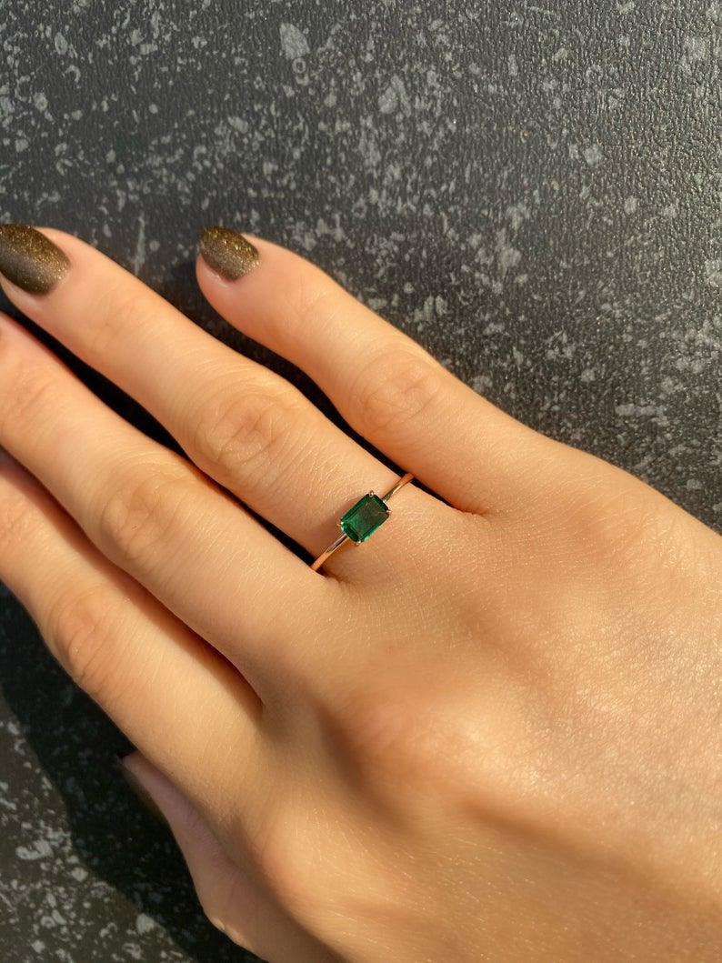 MINIMALIST EMERALD RING - Grace