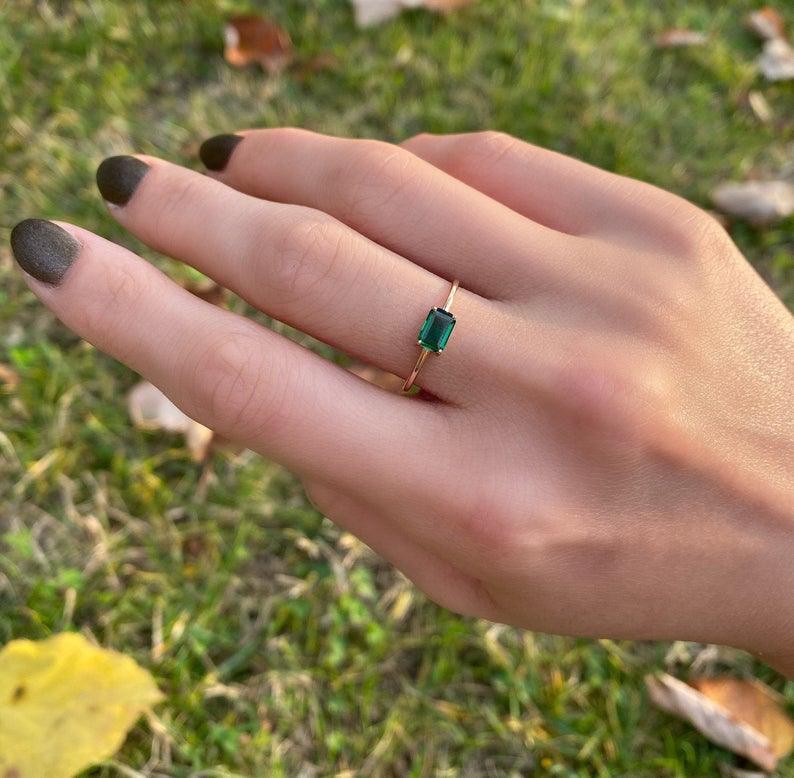 MINIMALIST EMERALD RING - Grace